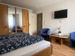 Schlafzimmer 2